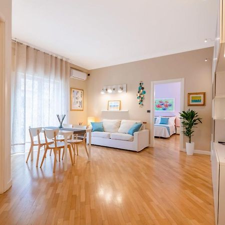 Modern Apartment To Relax In The City Center Bari Zewnętrze zdjęcie