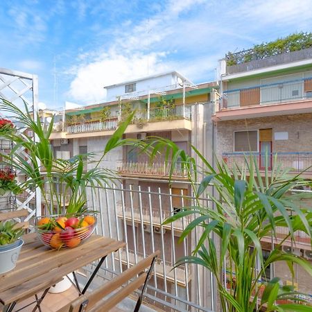 Modern Apartment To Relax In The City Center Bari Zewnętrze zdjęcie